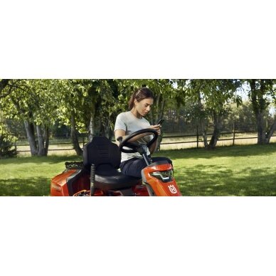 Husqvarna R320x AWD 3